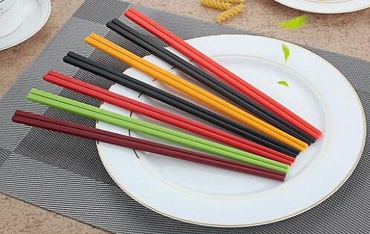 What are the Advantages of Melamine Chopsticks?